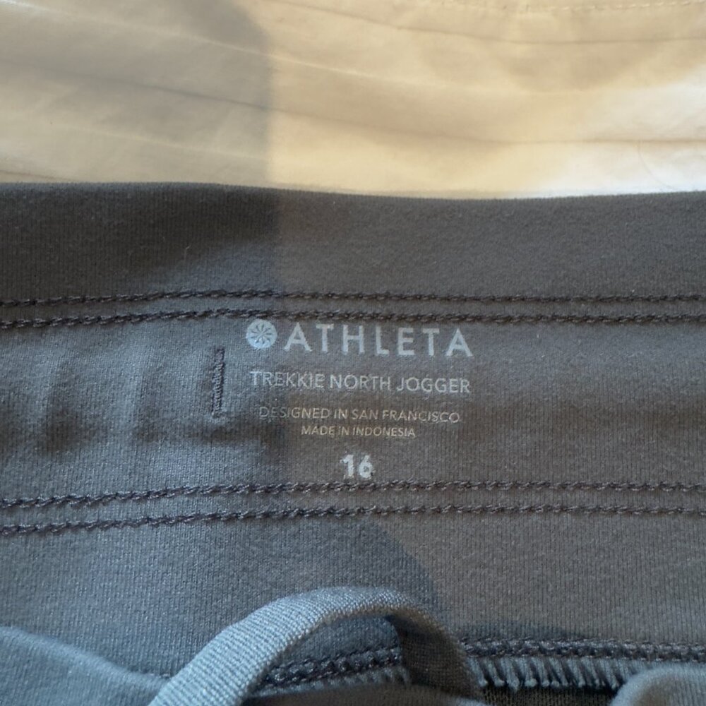 Athleta Trekkie North Jogger Olive Travel Athleisure Hi-Rise Zip Pkts Sz 16 - Picture 4 of 7
